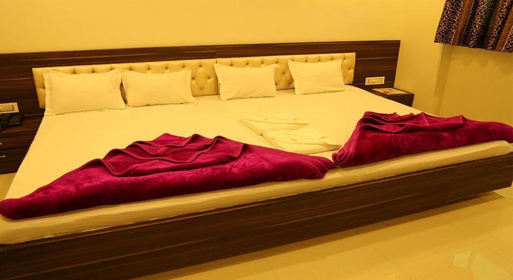 Kingsway Hotel And Restaurant Ajmer Dargah 350 Meter ภายนอก รูปภาพ