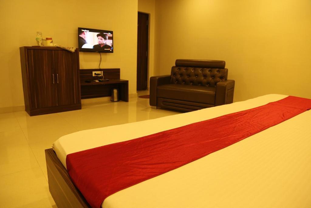Kingsway Hotel And Restaurant Ajmer Dargah 350 Meter ภายนอก รูปภาพ