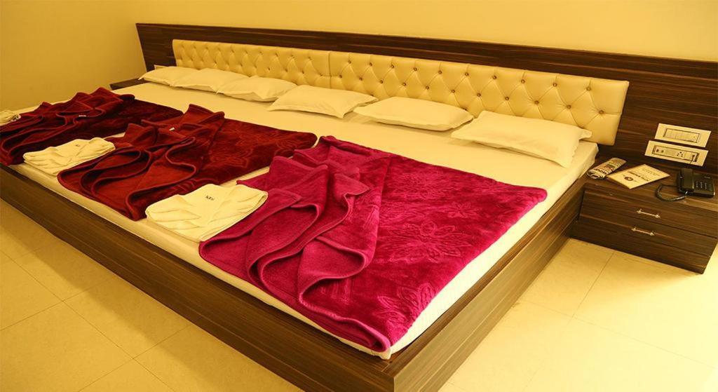 Kingsway Hotel And Restaurant Ajmer Dargah 350 Meter ภายนอก รูปภาพ